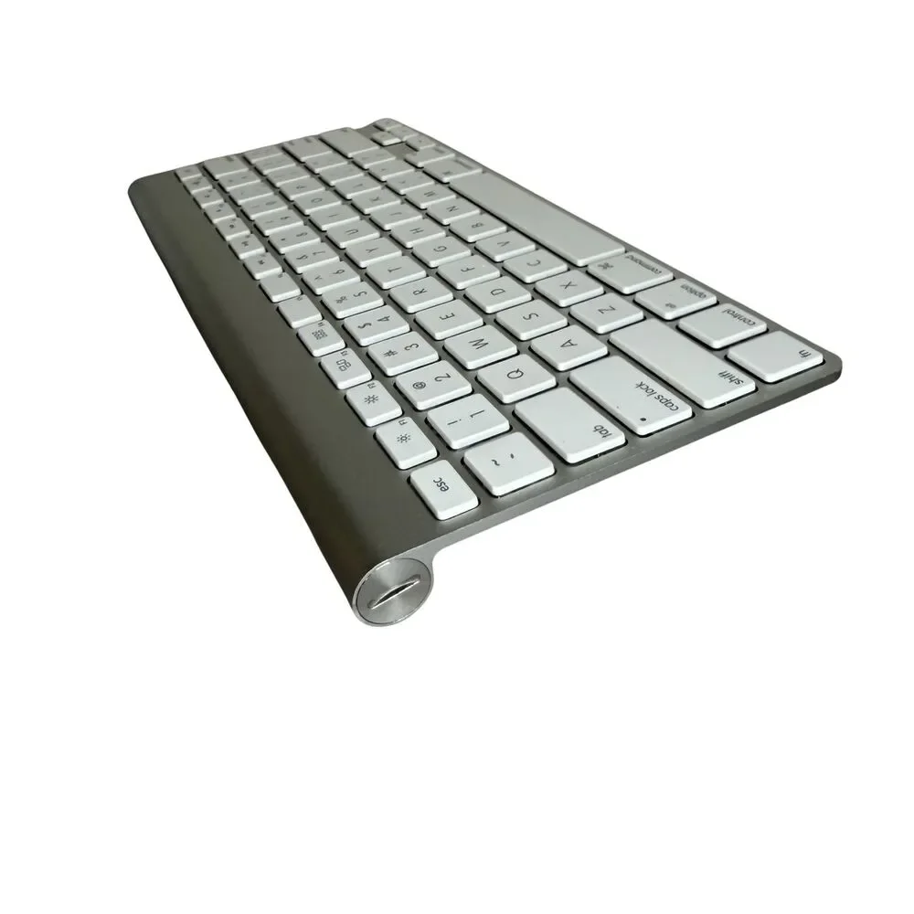 Apple A1314 MC184LL/A Wireless Bluetooth Keyboard OEM Tested Working Silver